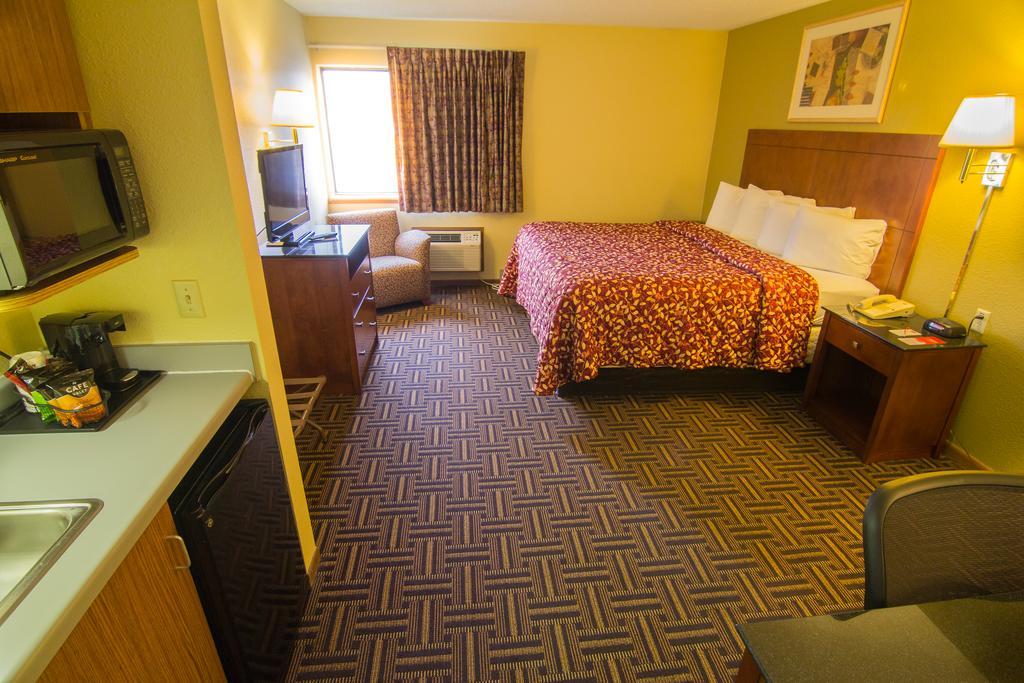 Econo Lodge River Falls Room photo